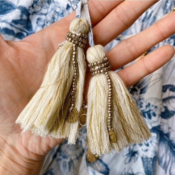 🦋 TRUE DESTINATIONS BOHO NAVY BLUE FLORAL BEACH COVERUP! - Picture 3 of 7